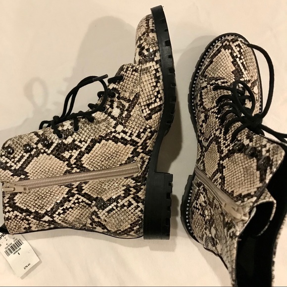 Express snake print fashion combat boots. Size 6 - Picture 2 of 10